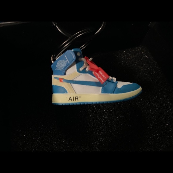 AirPod Case - Picture 4 of 8